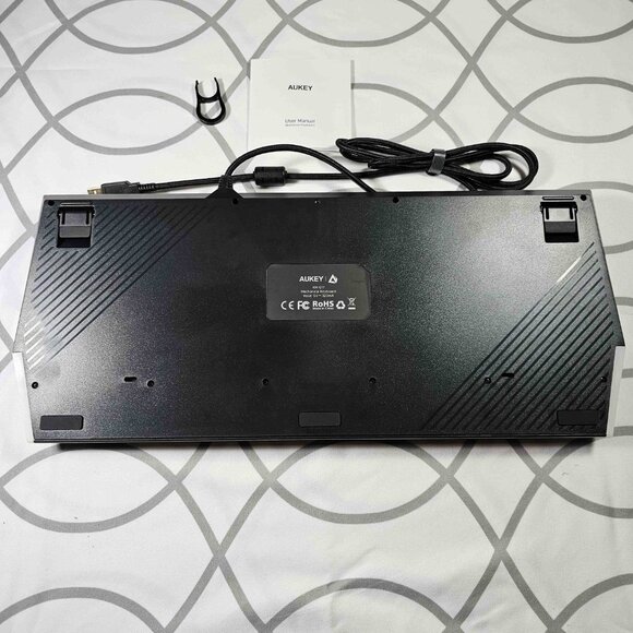 AUKEY KMG17 Mechanical Keyboard, Blue Switches 104key with Volume Control Button - Picture 2 of 6